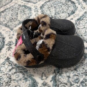 Glittery Black Toddler Slides with Faux Fur Trim